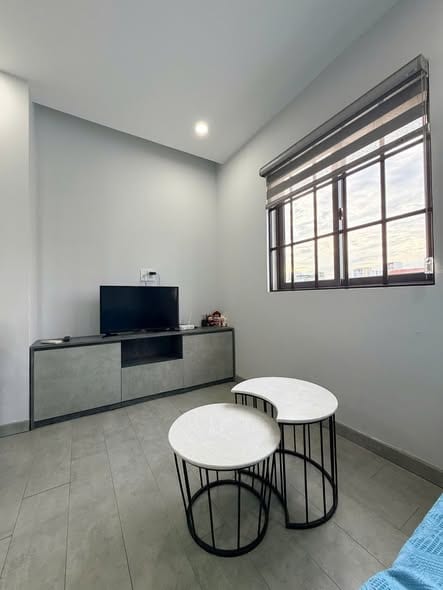 Bright 2br Apartment with Balcony Near Beach - Son Tra — 2BR fully furnished (photo 5)