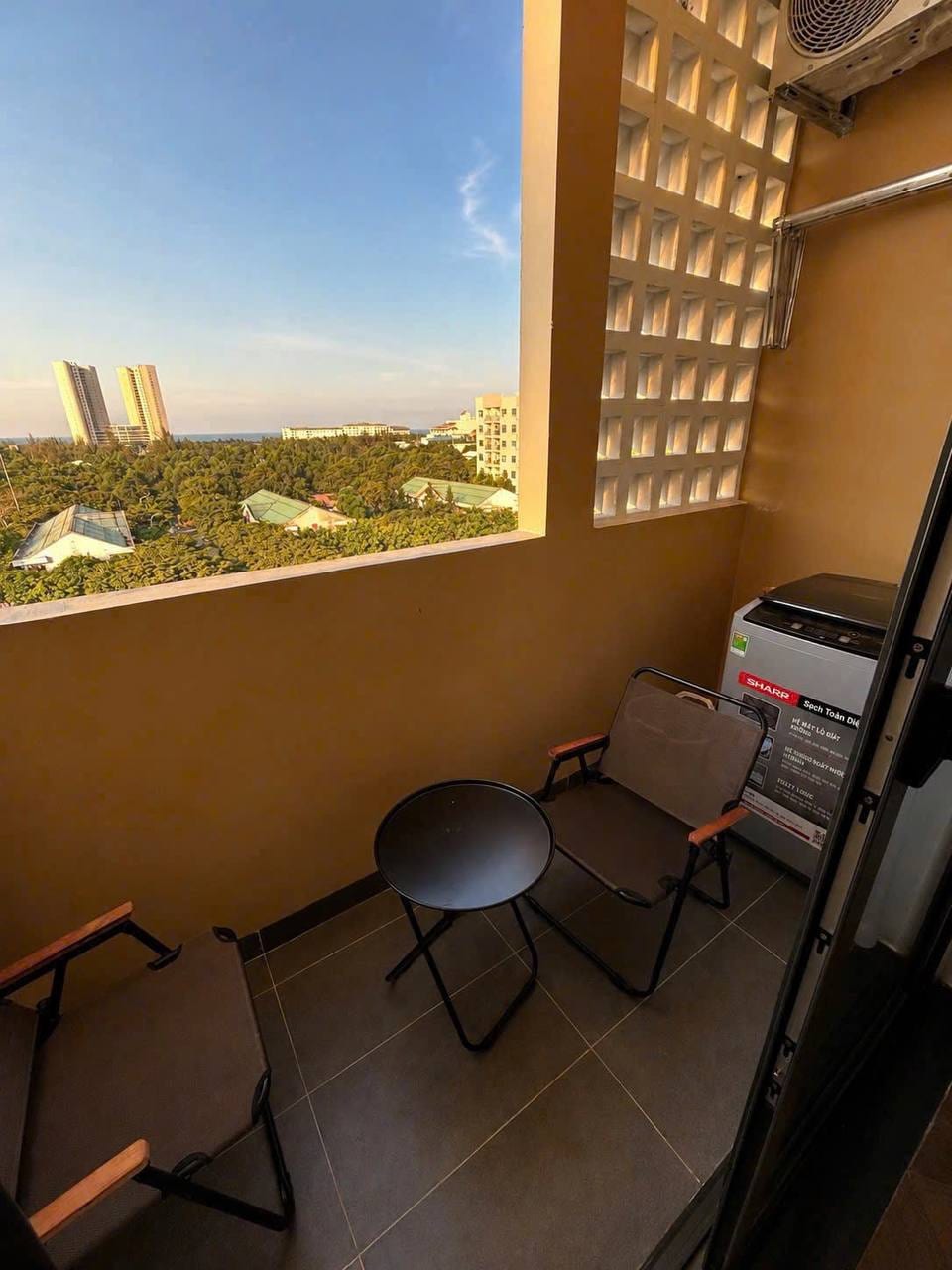 New 1br Apartment with Parking - Ngu Hanh Son — 1BR fully furnished (photo 3)