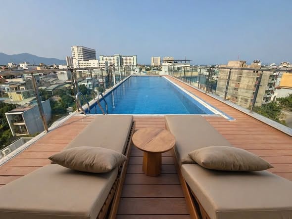 Brand New 1br Apartments with Pool - Ngu Hanh Son — 1BR fully furnished (photo 1)