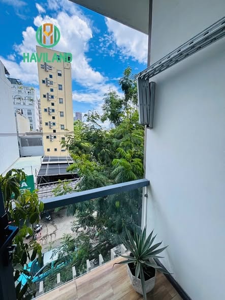 Spacious Studio with Private Balcony - Le Quang Dao — Studio fully furnished (photo 5)