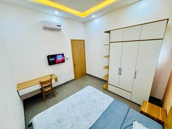 2br Apartment with Balcony, Near Fpt University - Hoa Hai — 2BR fully furnished (photo 2)