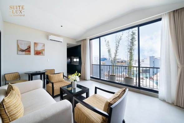 Brand New 1br Apartment with Housekeeping - Hai Chau — 1BR fully furnished (photo 1)