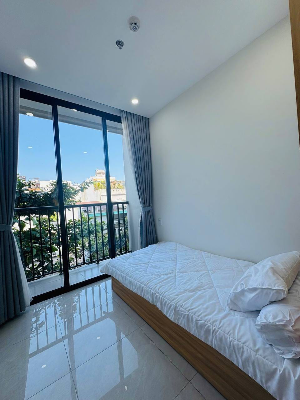 2br Modern Apartment Near My An Beach — 2BR fully furnished (photo 5)