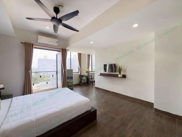 Spacious Studio, Fully Furnished, Flexible Lease - Hai Chau — Studio fully furnished (photo 1)