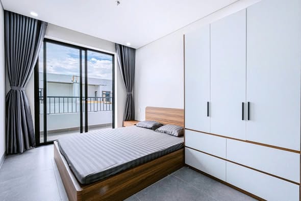 Studio with Balcony, Fully Furnished - Ngu Hanh Son — Studio fully furnished (photo 1)