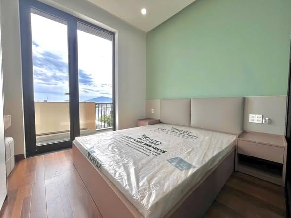 New 1br Apartment with Balcony - Hoa Minh — 1BR fully furnished (photo 2)