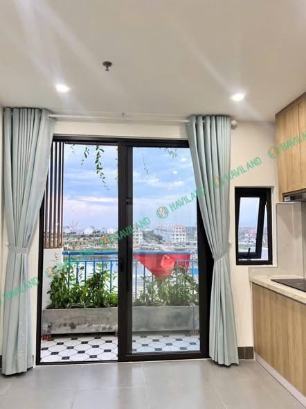 Spacious 1br with River View Balcony - Ngu Hanh Son — 1BR fully furnished (photo 1)