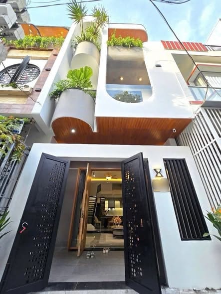 3br Townhouse - Duong Duc Hien — 3BR fully furnished (photo 1)