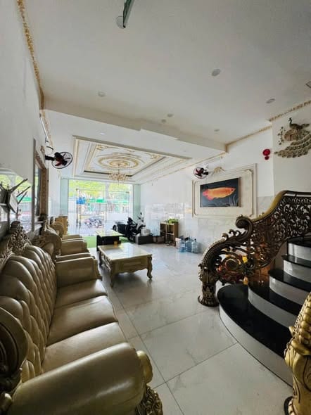 6-story Commercial Building with Elevator - Hoa Xuan — 8BR semi furnished (photo 1)