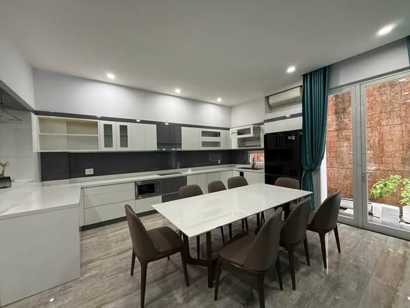 4br Townhouse in Secured Compound - Hai Chau — 4BR fully furnished (photo 4)