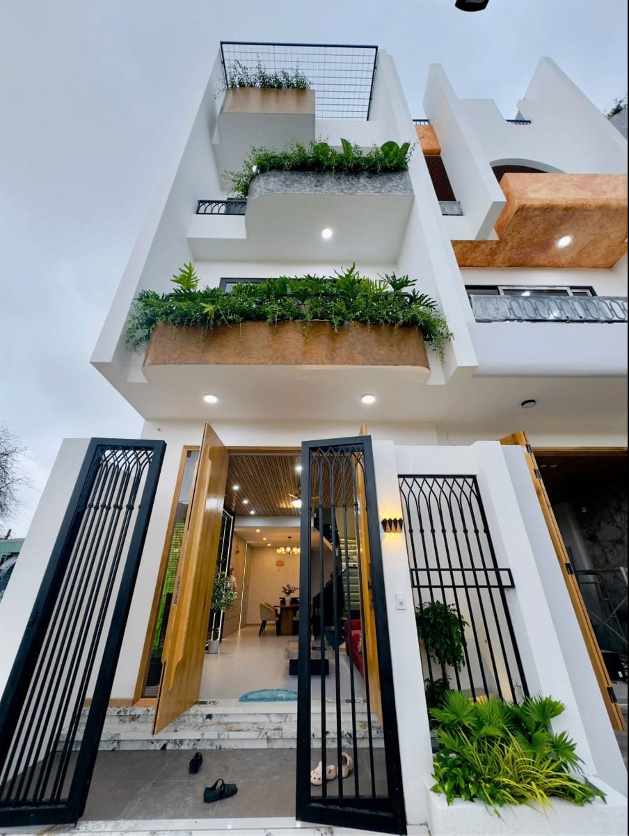 3br 3-storey House - Near Nguyen Tat Thanh Beach — 3BR fully furnished (photo 3)