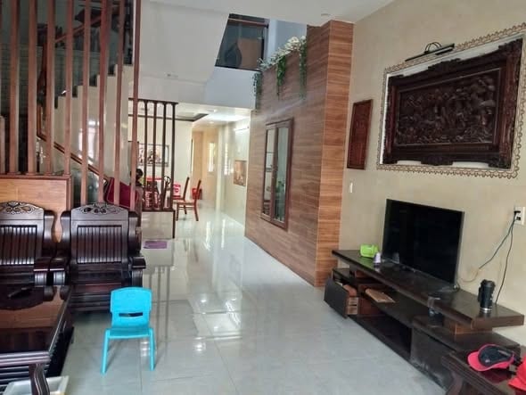 Spacious 5br Townhouse, Fully Furnished - Ngu Hanh Son — 5BR fully furnished (photo 1)