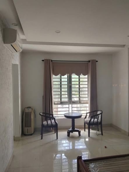 Spacious 5br Townhouse, Fully Furnished - Ngu Hanh Son — 5BR fully furnished (photo 3)