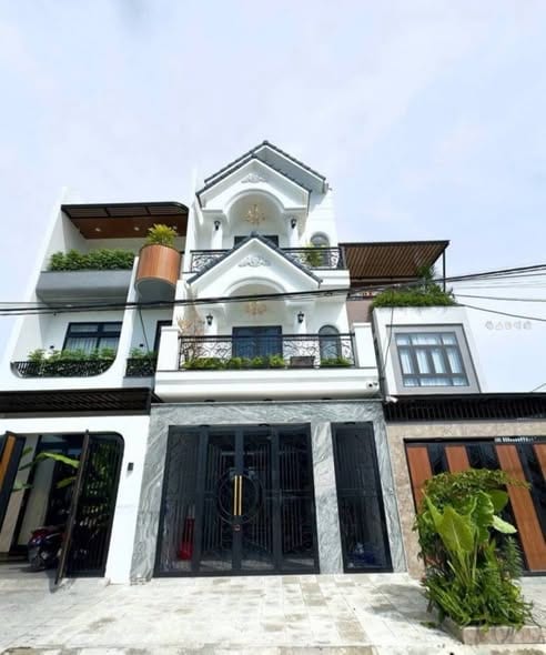 4br Townhouse, 3 Floors with Garden - Hoa Khanh — 4BR fully furnished (photo 2)