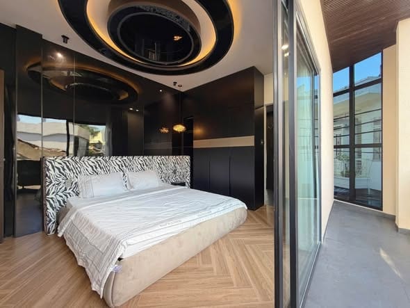Spacious 3br Townhouse with Rooftop Terrace - Le Duan — 3BR fully furnished (photo 1)