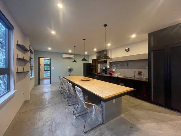 Spacious 3br 4-storey House with Garage - Tan Luu — 3BR fully furnished (photo 1)
