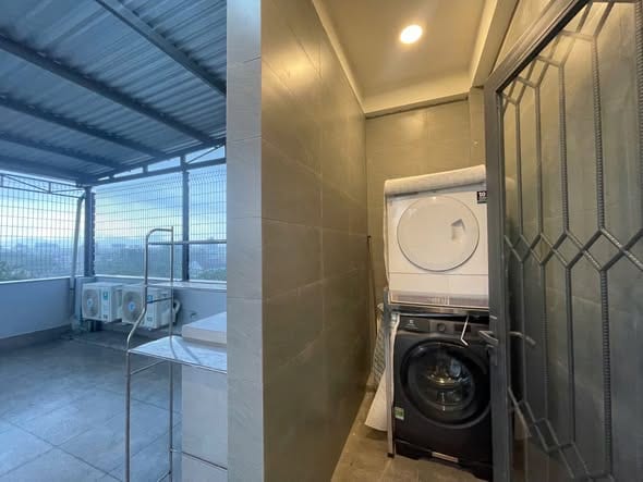 Spacious 3br 4-storey House with Garage - Tan Luu — 3BR fully furnished (photo 2)