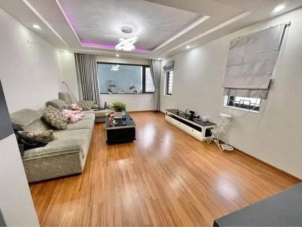 3br Townhouse with Mezzanine, Full Furniture - Nguyen Huu Tho — 3BR fully furnished (photo 1)