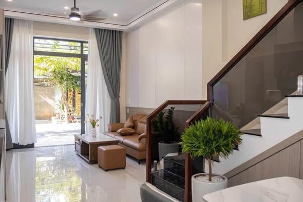 3-storey Townhouse 4br with Frontage - Hai Chau — 4BR fully furnished (photo 2)