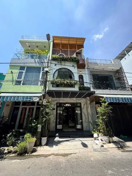 Spacious 4br 3-storey House Near Tran Cao Van — 4BR fully furnished (photo 2)