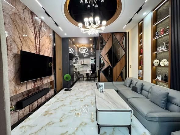 Spacious 4br 3-storey House Near Tran Cao Van — 4BR fully furnished (photo 1)