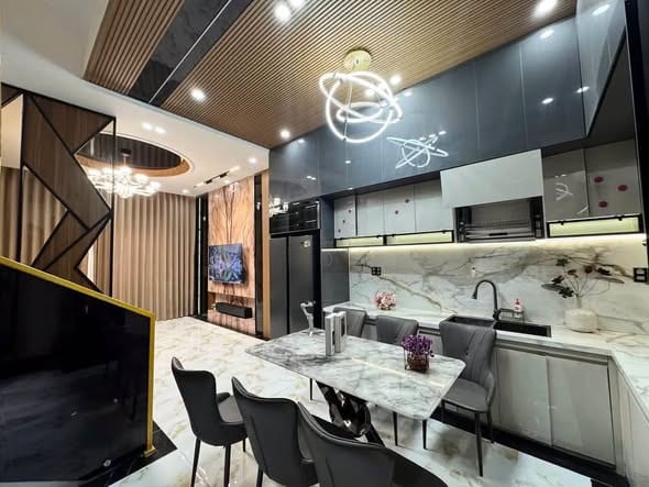 Spacious 4br 3-storey House Near Tran Cao Van — 4BR fully furnished (photo 5)