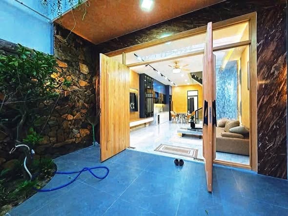 3-story 3br House - Hoa Minh — 3BR fully furnished (photo 1)