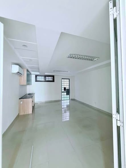 3-story Townhouse with 5br, Ready Ac - Son Tra — 5BR unfurnished (photo 2)