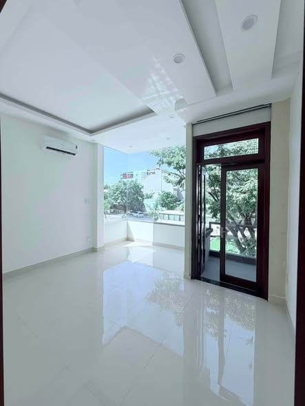 3-story Townhouse with 5br, Ready Ac - Son Tra — 5BR unfurnished (photo 3)
