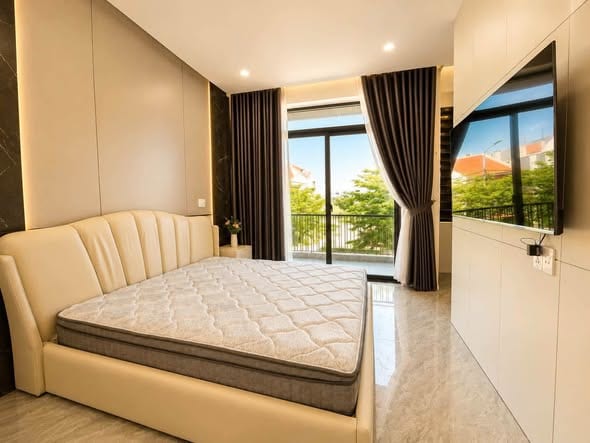 3-story House with En-suite Baths - Hoa Xuan — 3BR fully furnished (photo 2)