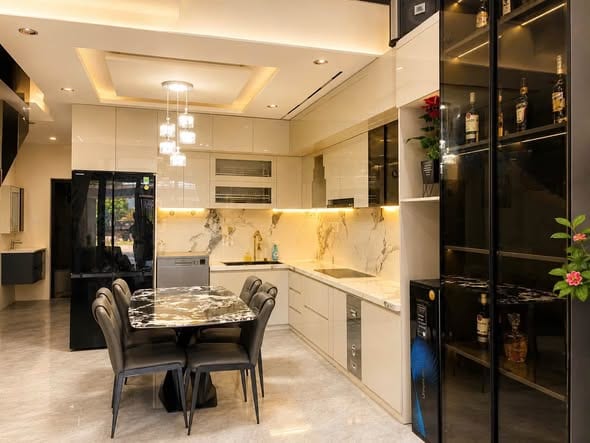 3-story House with En-suite Baths - Hoa Xuan — 3BR fully furnished (photo 3)