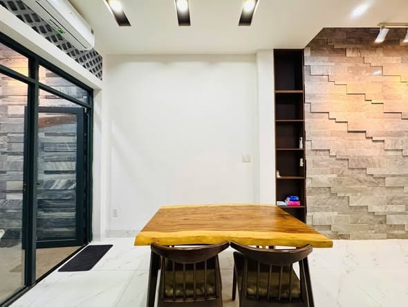 Spacious 2br House with 3 Baths - Hoa Minh — 2BR semi furnished (photo 4)