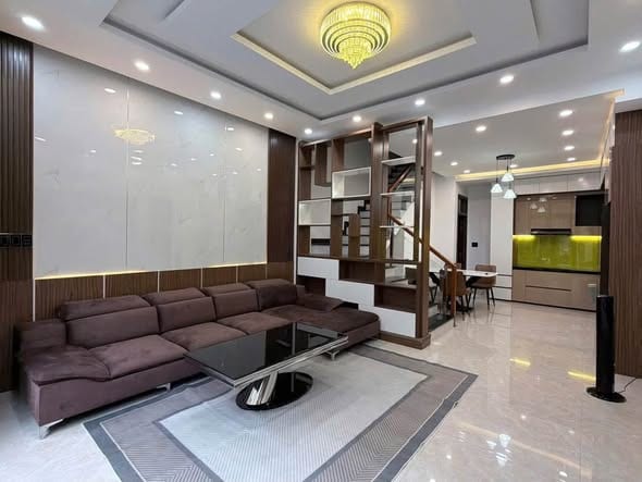 Spacious 3br House, Premium Furnishings - Nguyen Huu Tho — 3BR fully furnished (photo 1)