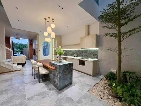 4br Townhouse with Rooftop Bbq - Nam Viet A — 4BR fully furnished (photo 3)