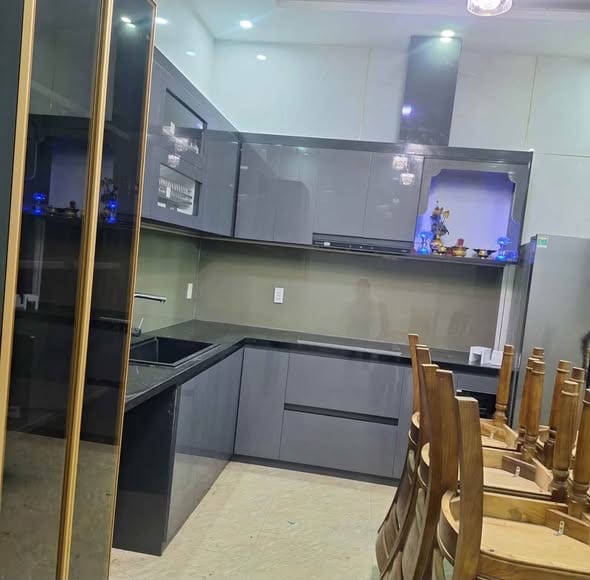 Spacious 3-storey Townhouse 5br - Lien Chieu — 5BR fully furnished (photo 3)