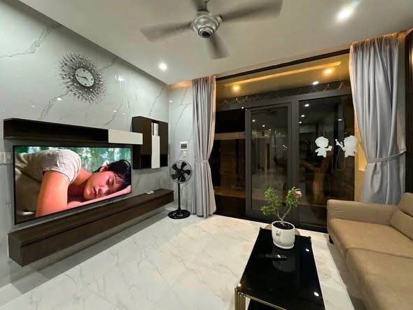 Spacious 5br Villa with 4 Baths - Ngu Hanh Son — 5BR fully furnished (photo 1)