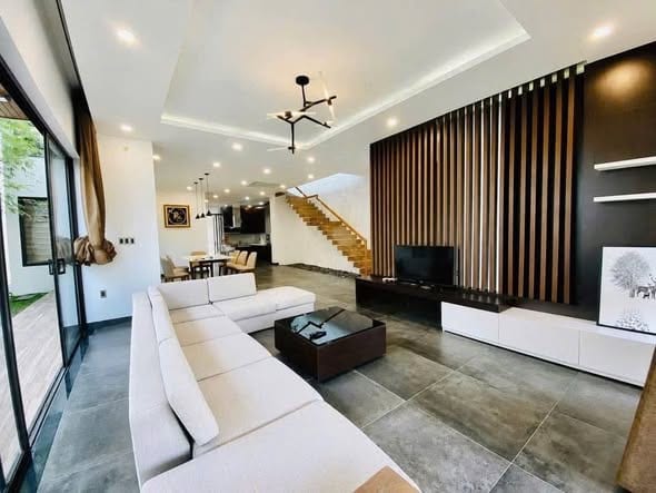 Luxury 4br Villa with Garden - Ngu Hanh Son — 4BR fully furnished (photo 2)