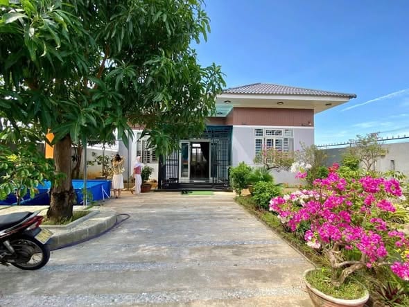 Garden House 2br, Spacious Yard - Ngu Hanh Son — 2BR fully furnished (photo 1)