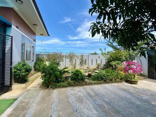 Garden House 2br, Spacious Yard - Ngu Hanh Son — 2BR fully furnished (photo 2)