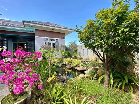 Garden House 2br, Spacious Yard - Ngu Hanh Son — 2BR fully furnished (photo 4)
